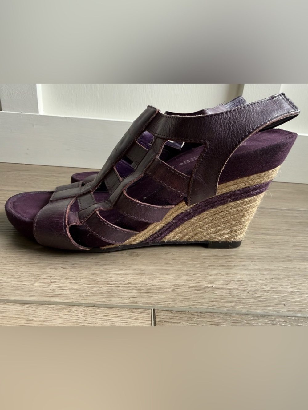 AEROSOLES Plum Leather Espadrille Wedge Sandals